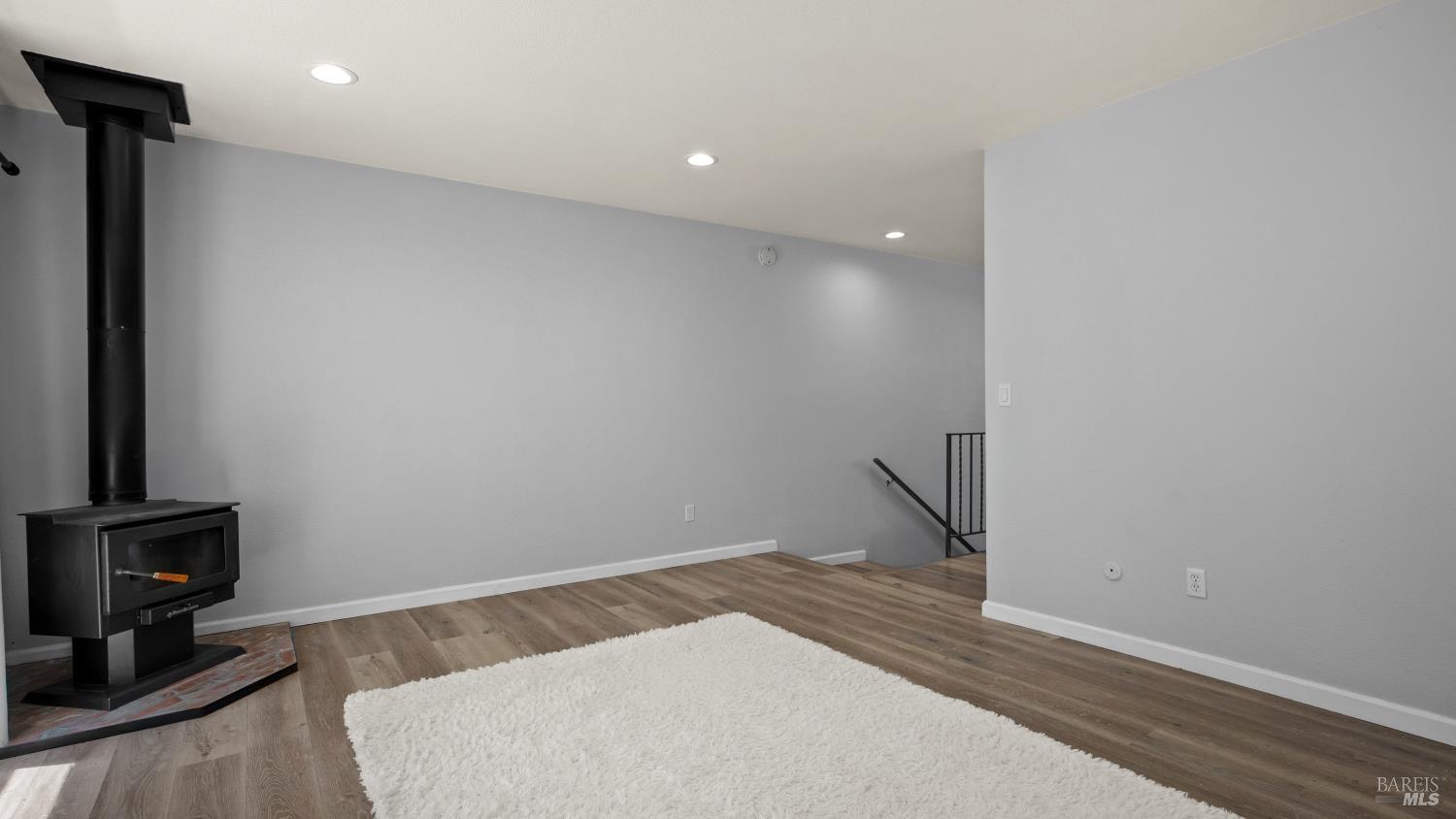 3092 Yulupa Avenue Santa Rosa, CA 95405 - Photo 13 of 33