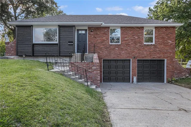 $300,000 | 716 North 61st Terrace, Kansas City, KS 66102