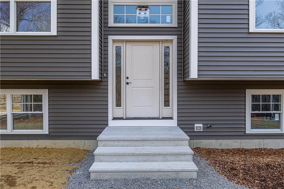 197 Carpenter Road Scituate, RI 02825 - Photo 4 of 24