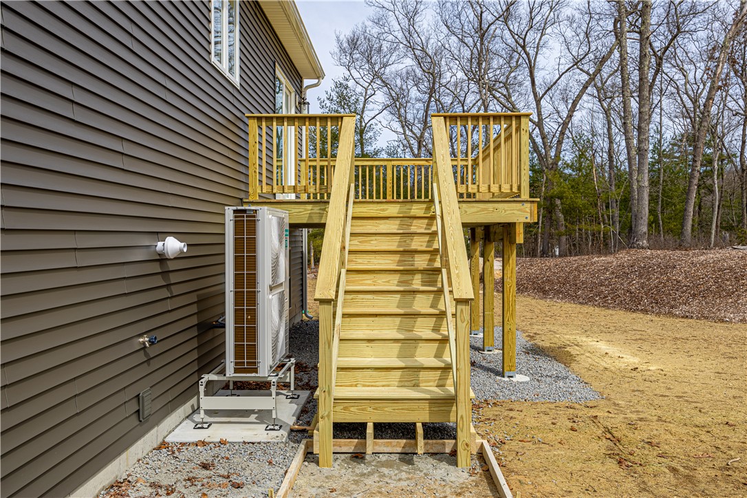 197 Carpenter Road Scituate, RI 02825 - Photo 8 of 24