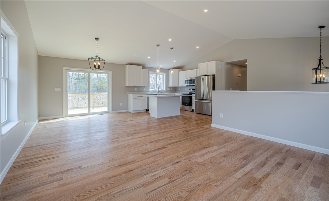 197 Carpenter Road Scituate, RI 02825 - Photo 10 of 24