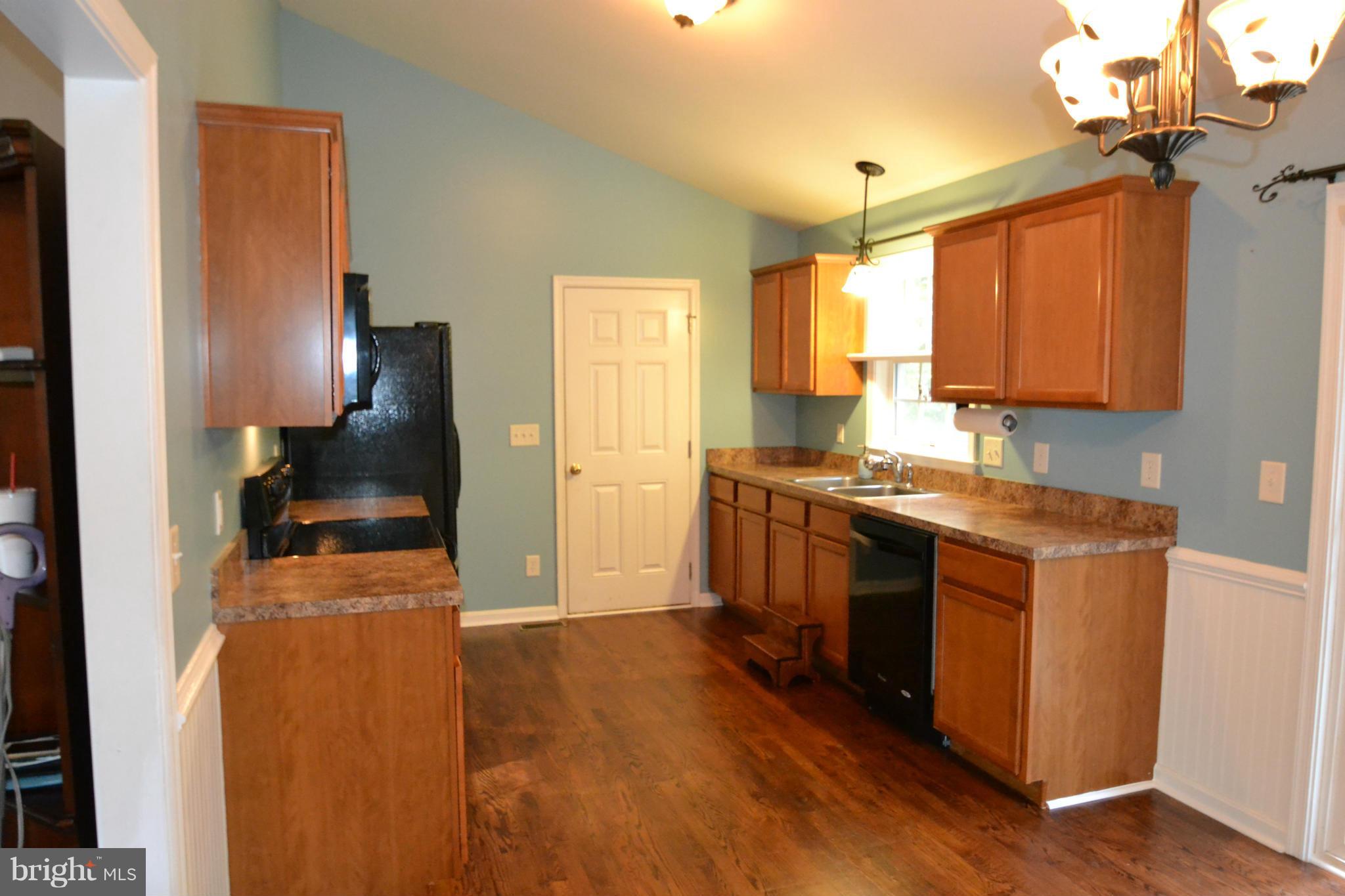 7 Rutledge Cove Ruther Glen, VA 22546 - Photo 5 of 26 Kitchen