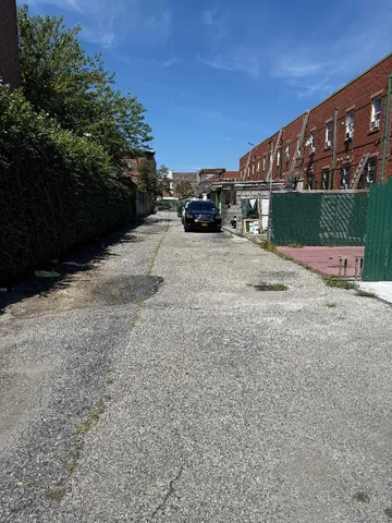 $869,000 | 940 Longwood Avenue | Longwood