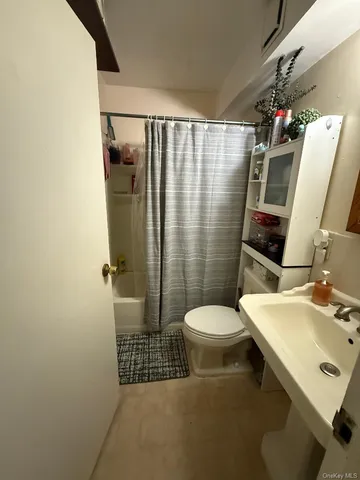 $869,000 | 940 Longwood Avenue | Longwood