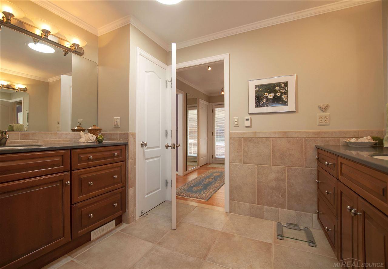 727 North Renaud Road Grosse Pointe, MI 48236 - Photo 31 of 37 31308176-30.JPG
