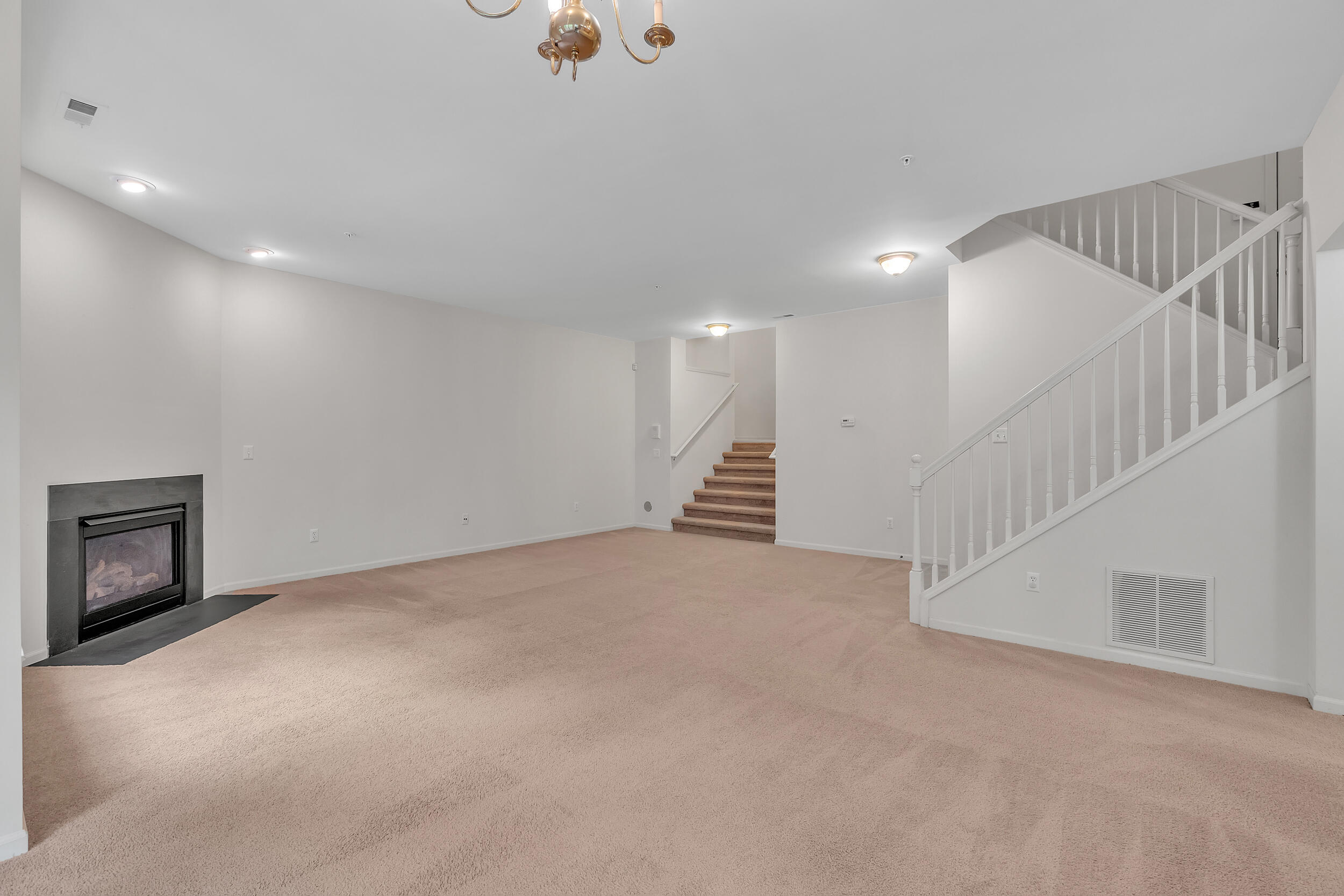 3133 Asher Road Ann Arbor, MI 48104 - Photo 3 of 28 asher-07