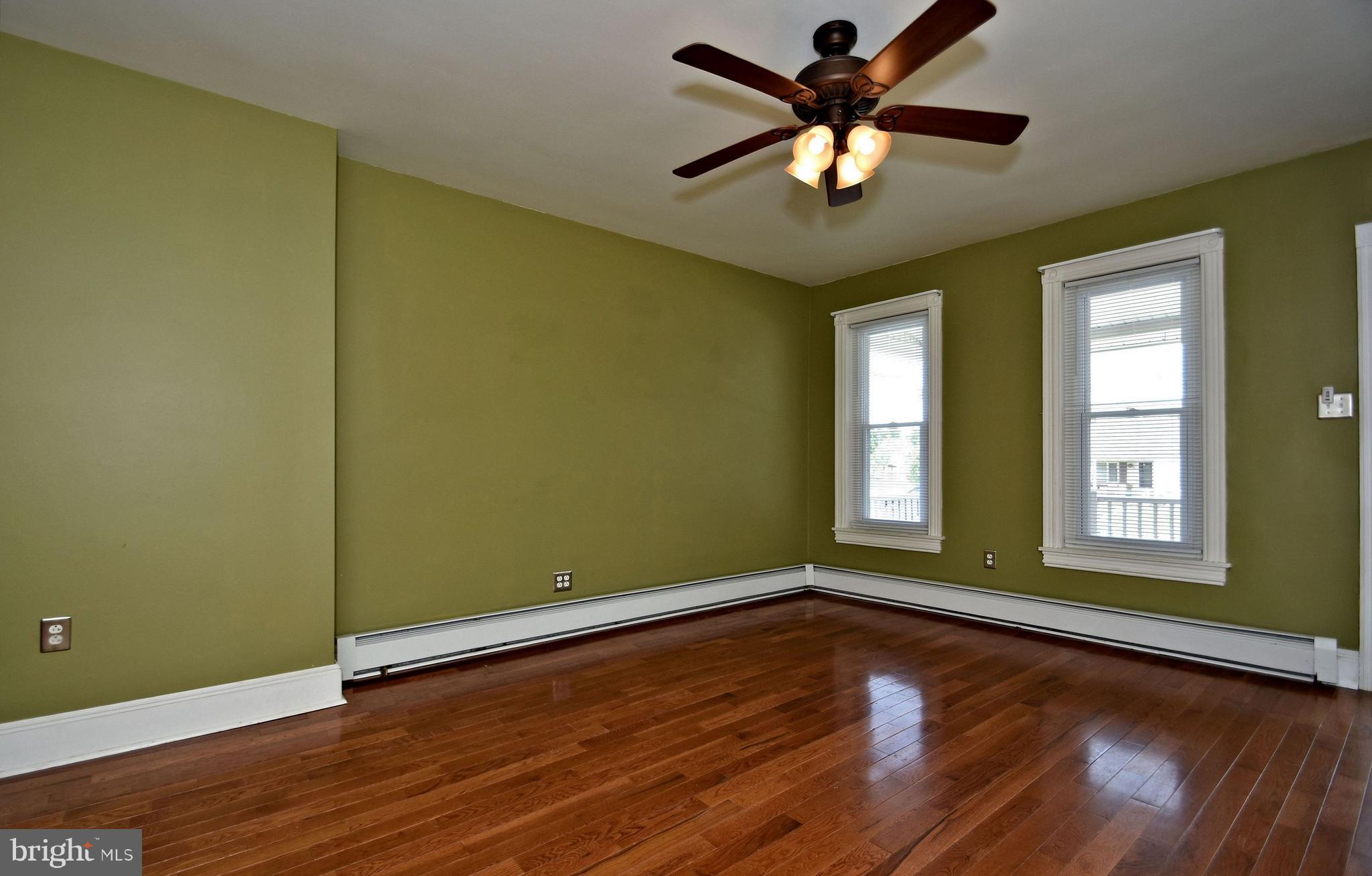 360 Ridge Avenue Spring City, PA 19475 - Photo 5 of 42 Living Room