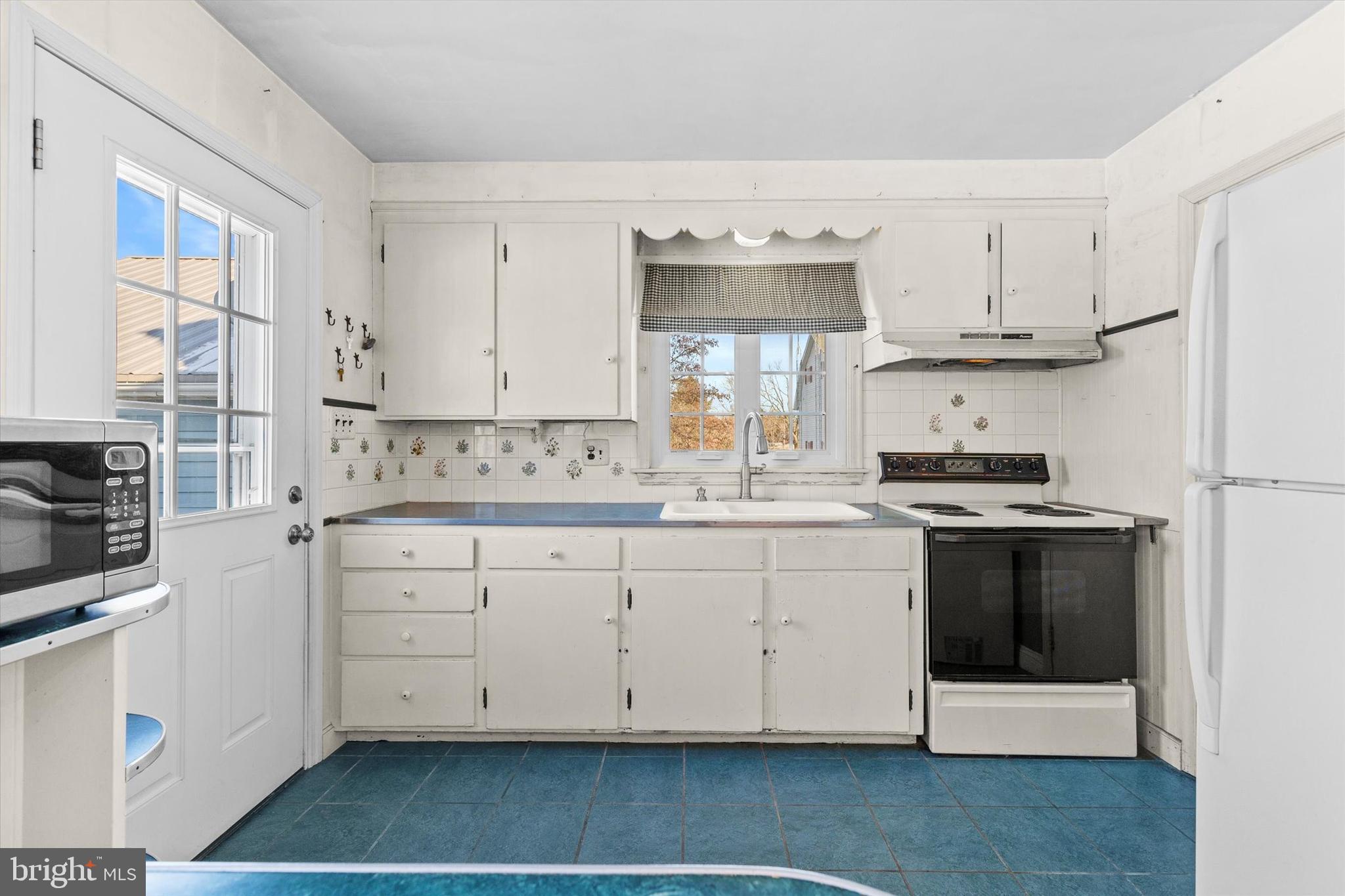 829 West Brubaker Valley Road Lititz, PA 17543 - Photo 14 of 58 Kitchen
