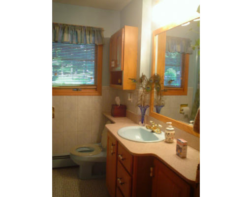 62 Westbrook Road South Hadley, MA 01075 - Photo 13 of 15 Gallery Image 13