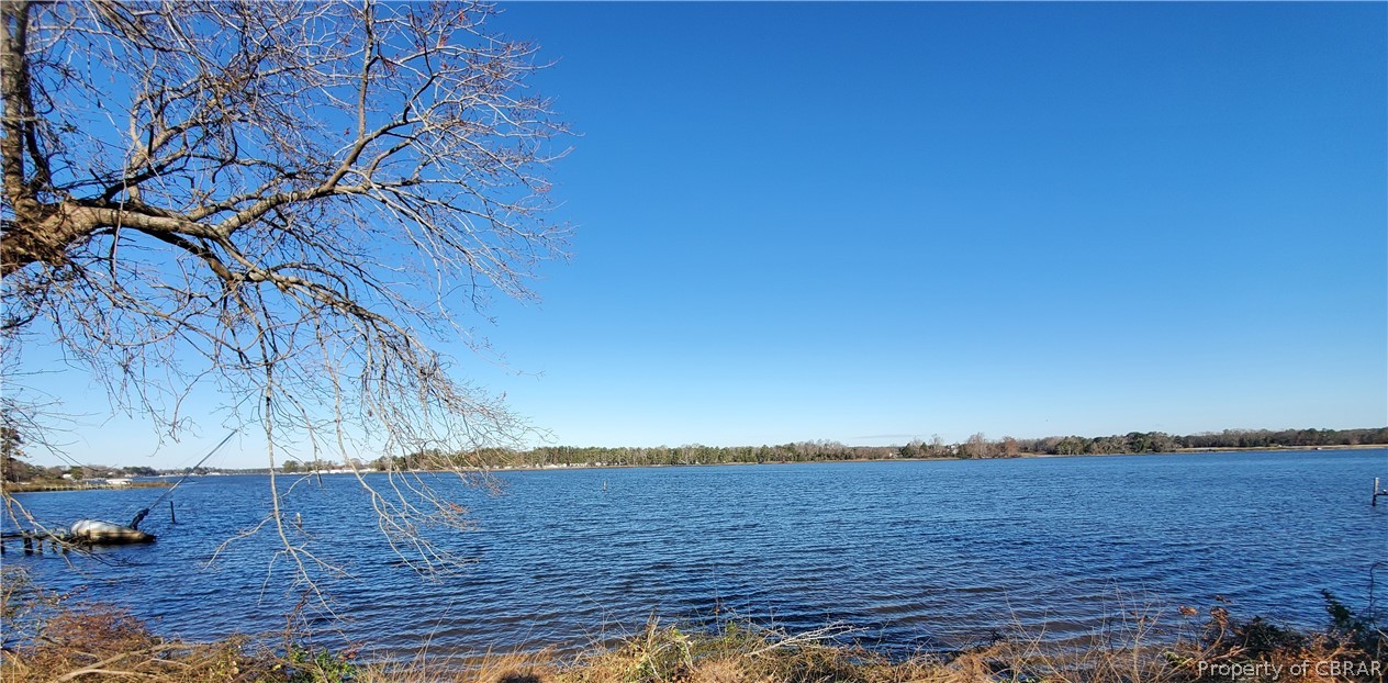 RIVER FRONTAGE ON THE PIANKATANK RIVER