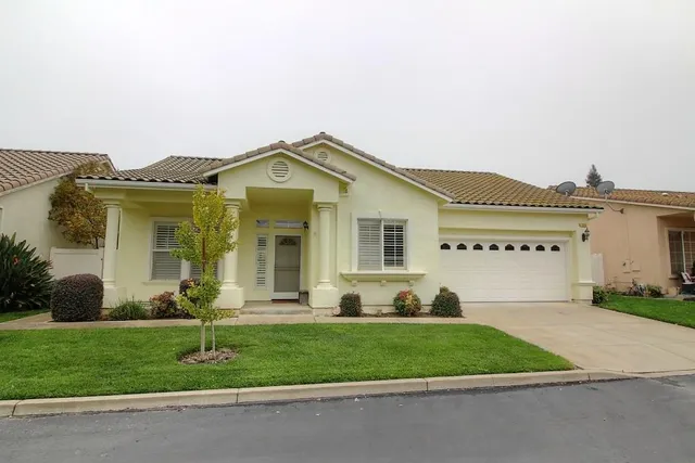 $439,000 | 130 Little Johns Creek Drive, Oakdale, CA 95361