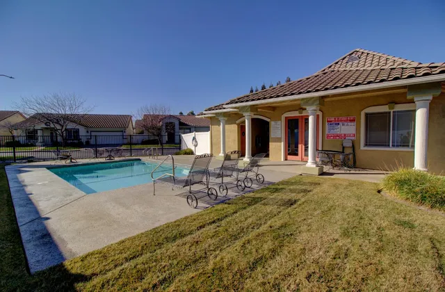 $439,000 | 130 Little Johns Creek Drive, Oakdale, CA 95361