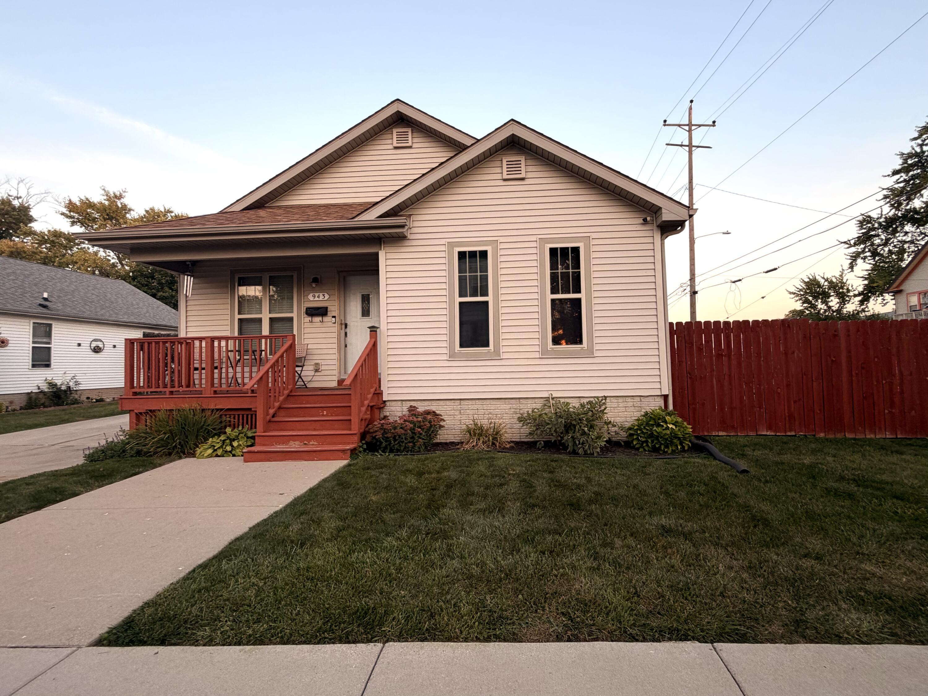 943 Walnut Street Racine, WI 53403 - Photo 1 of 1 IMG_0079