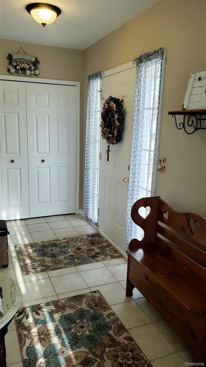 45571 Heather Ridge Drive Macomb, MI 48044 - Photo 8 of 37 20191212_140331.jpg