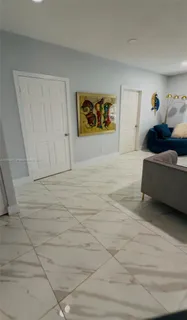 a view of livingroom with furniture