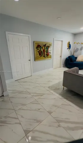 a view of livingroom with furniture