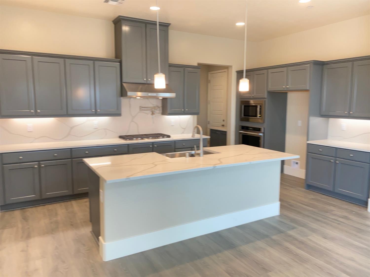 4477 Vineyard Drive Madera, CA 93636 - Photo 2 of 15