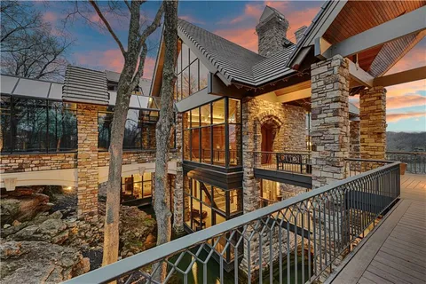 $4,500,000 | 16900 South Highland Ridge Drive, Loch Lloyd, MO 64012