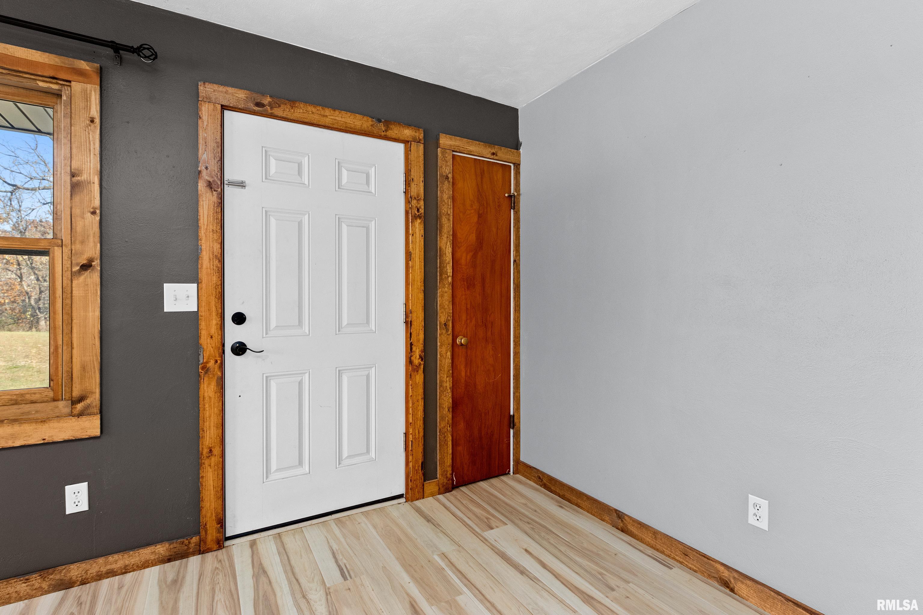 28735 Northrup Road Trivoli, IL 61569 - Photo 16 of 52