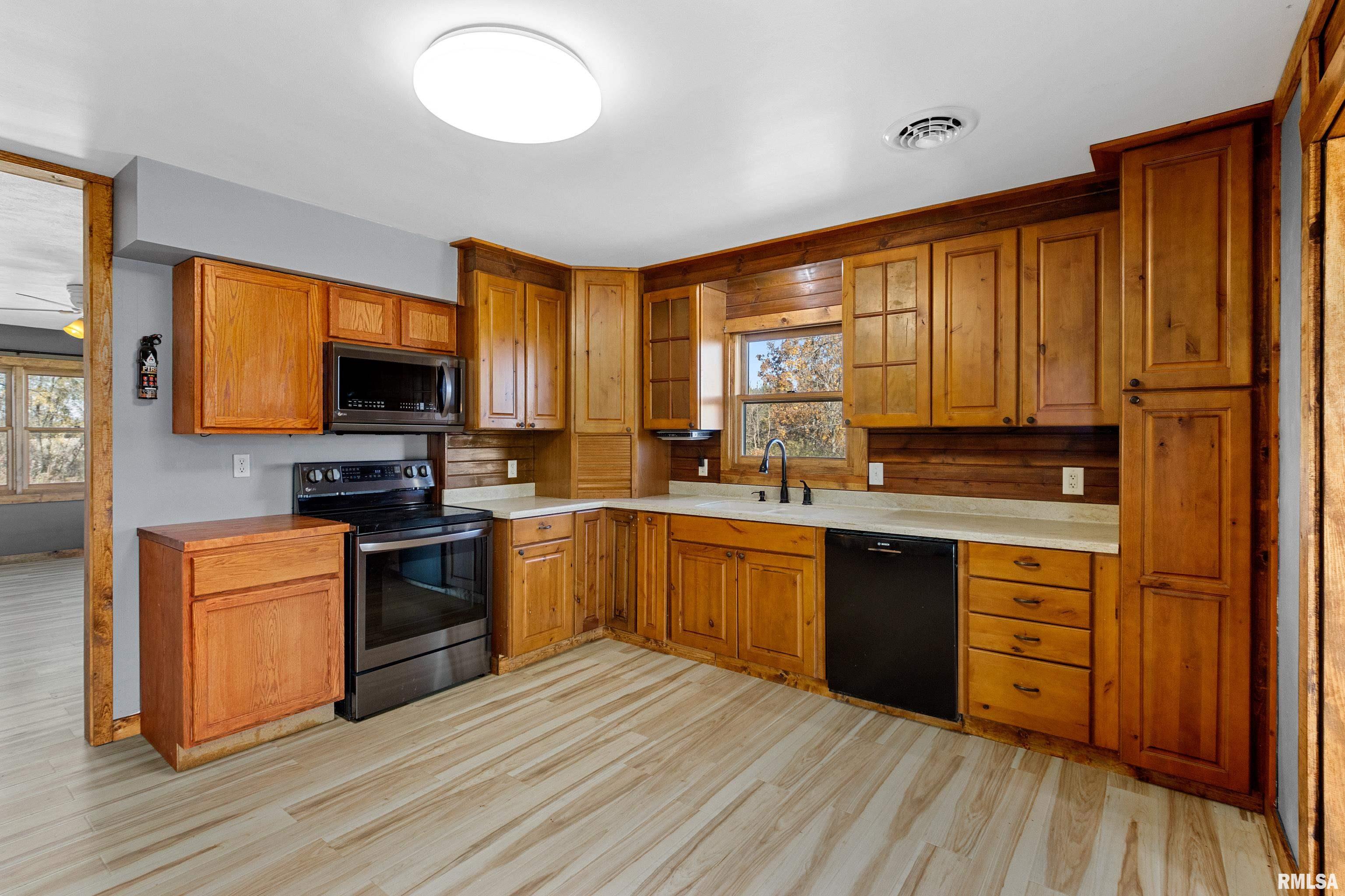 28735 Northrup Road Trivoli, IL 61569 - Photo 21 of 52