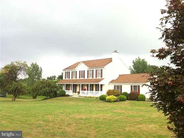640 Whisler Road Etters, PA 17319 - Photo 2 of 19 Gallery Image 2