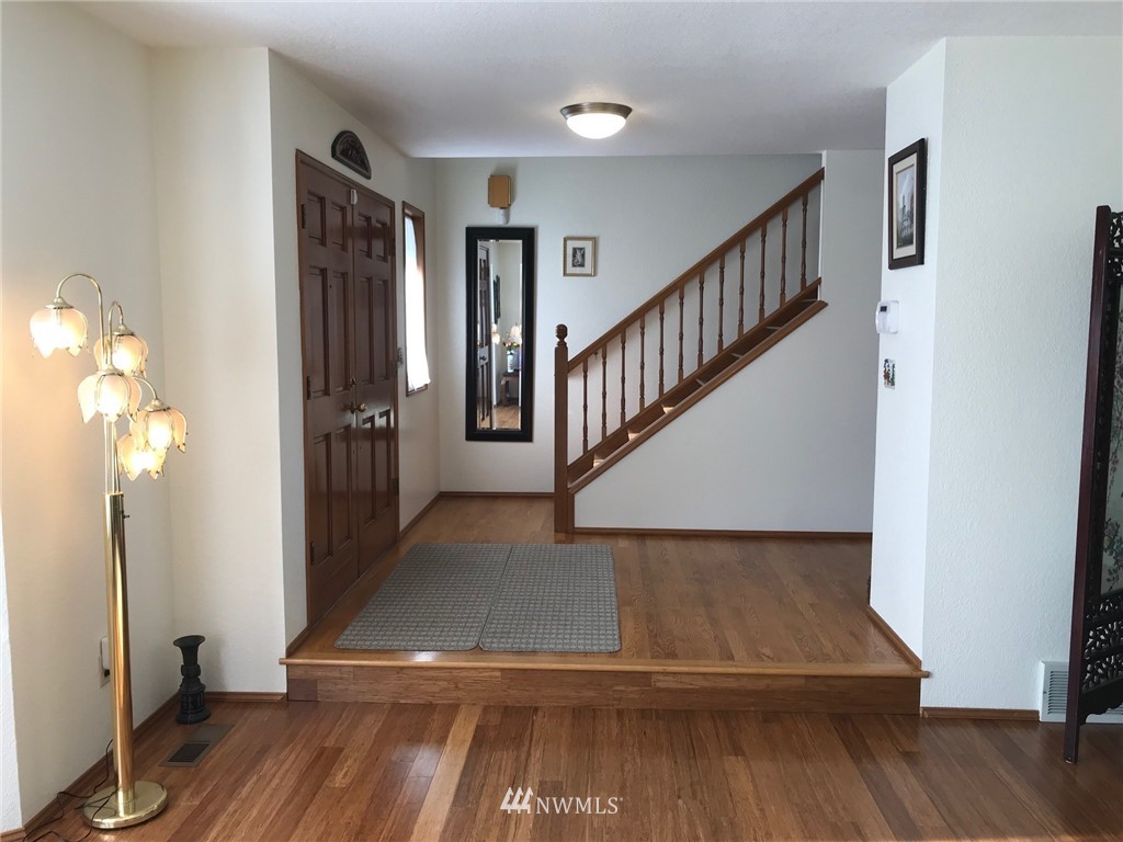 1404 Goat Trail Loop Road Mukilteo, WA 98275 - Photo 10 of 25 Gallery Image 10