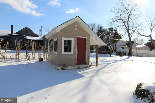 $189,900 | 1335 Apple Street, Marcus Hook, PA 19061