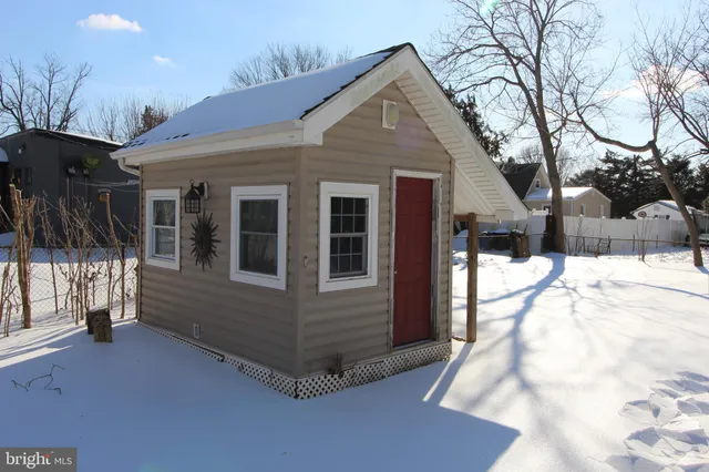 $189,900 | 1335 Apple Street, Marcus Hook, PA 19061