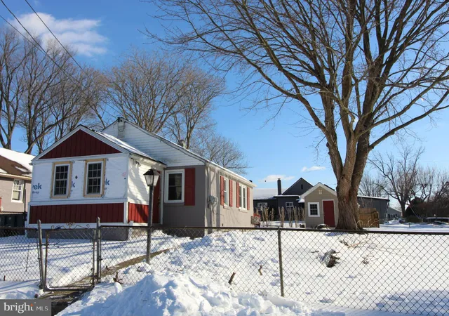 $189,900 | 1335 Apple Street, Marcus Hook, PA 19061