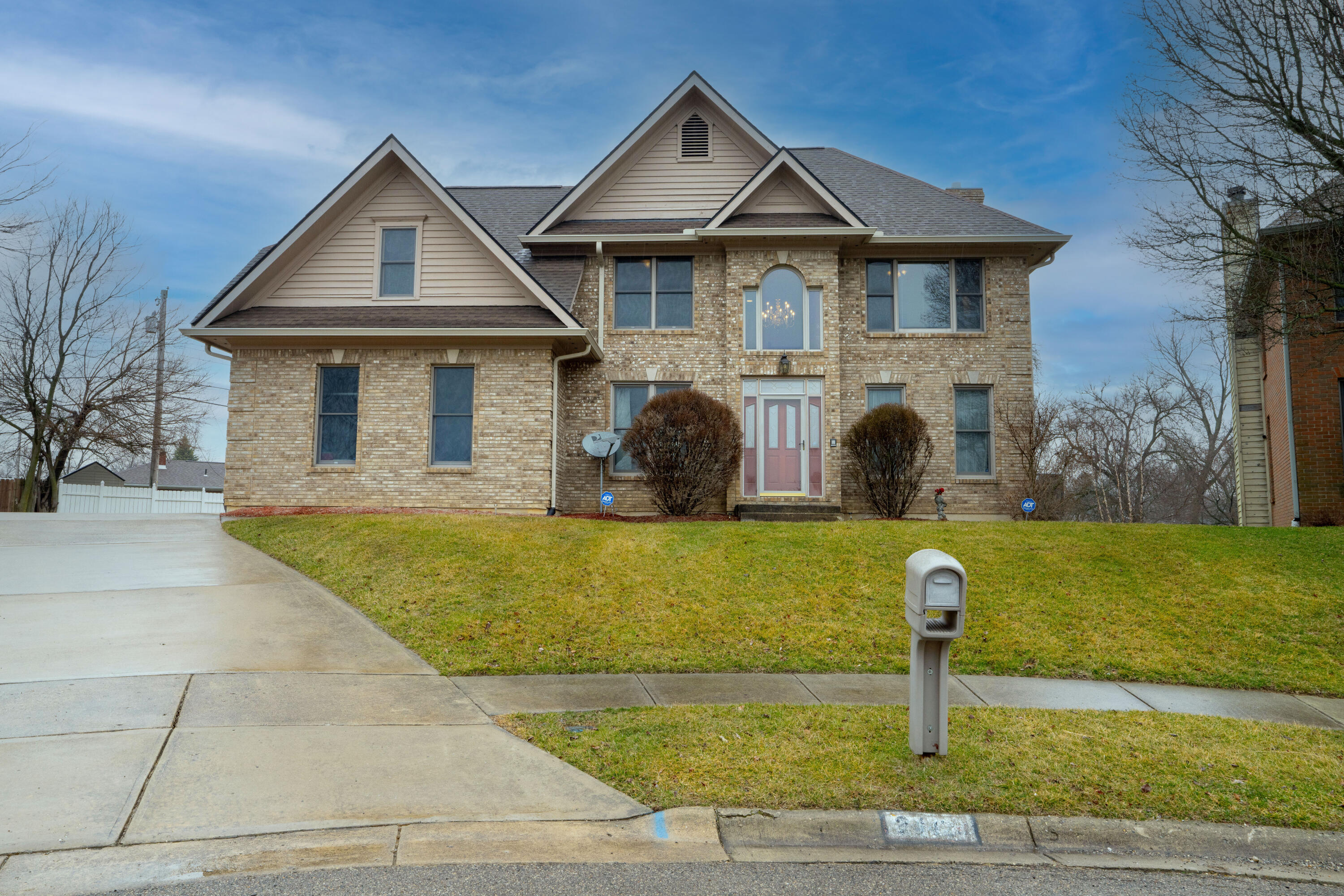 2442 Greystone Lane Springfield, OH 45503 - Photo 1 of 62