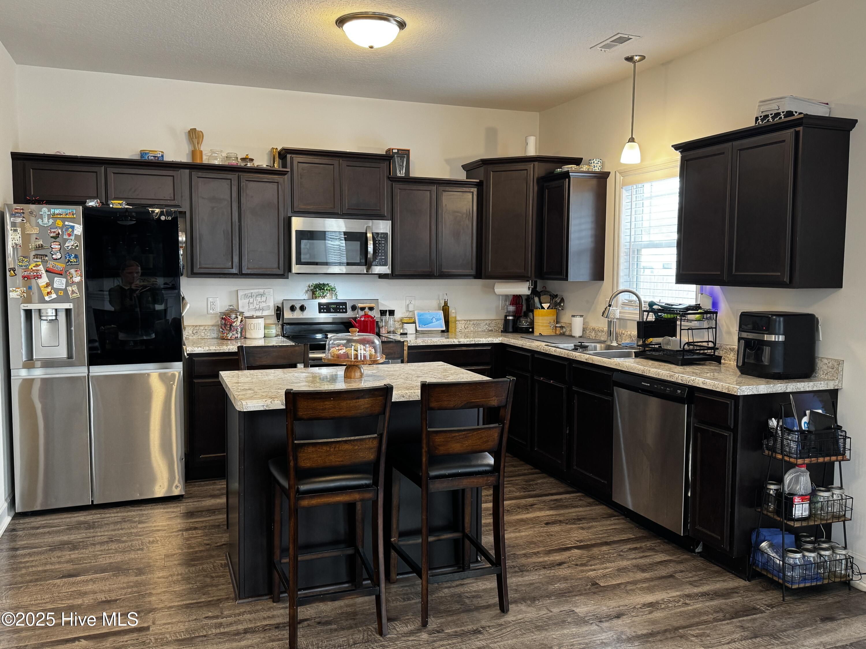 407 Cattle Ranch Lane Jacksonville, NC 28546 - Photo 5 of 12 Kitchen