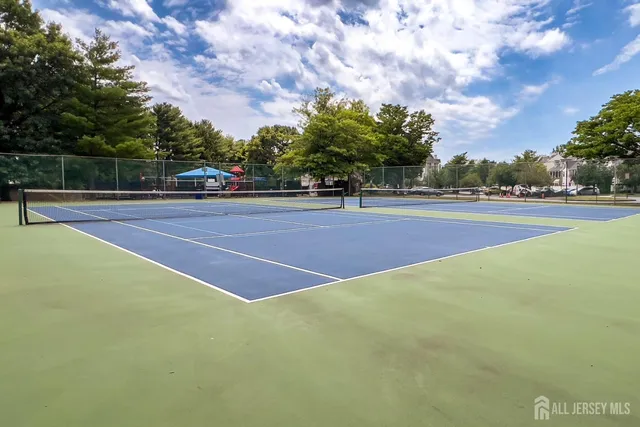 $339,000 | 304 Wimbeldon Court, North Brunswick, NJ 08902