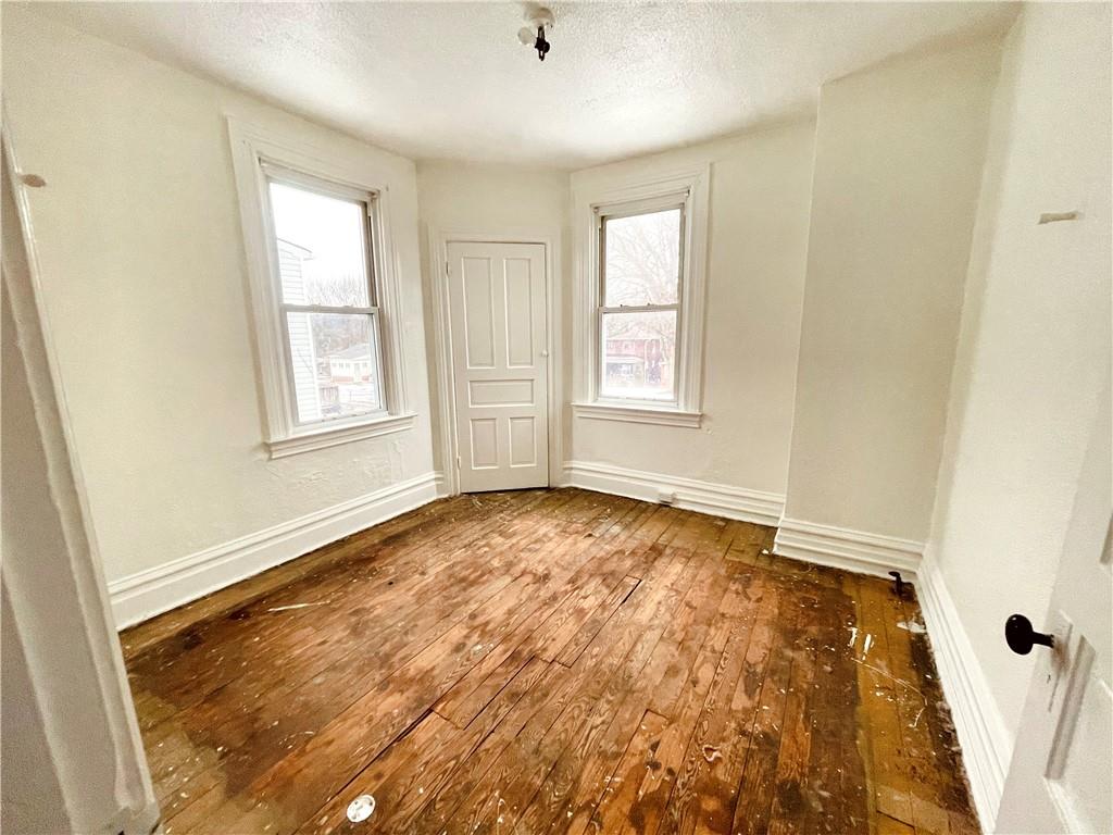 40 Frazier Avenue McKees Rocks, PA 15136 - Photo 13 of 17