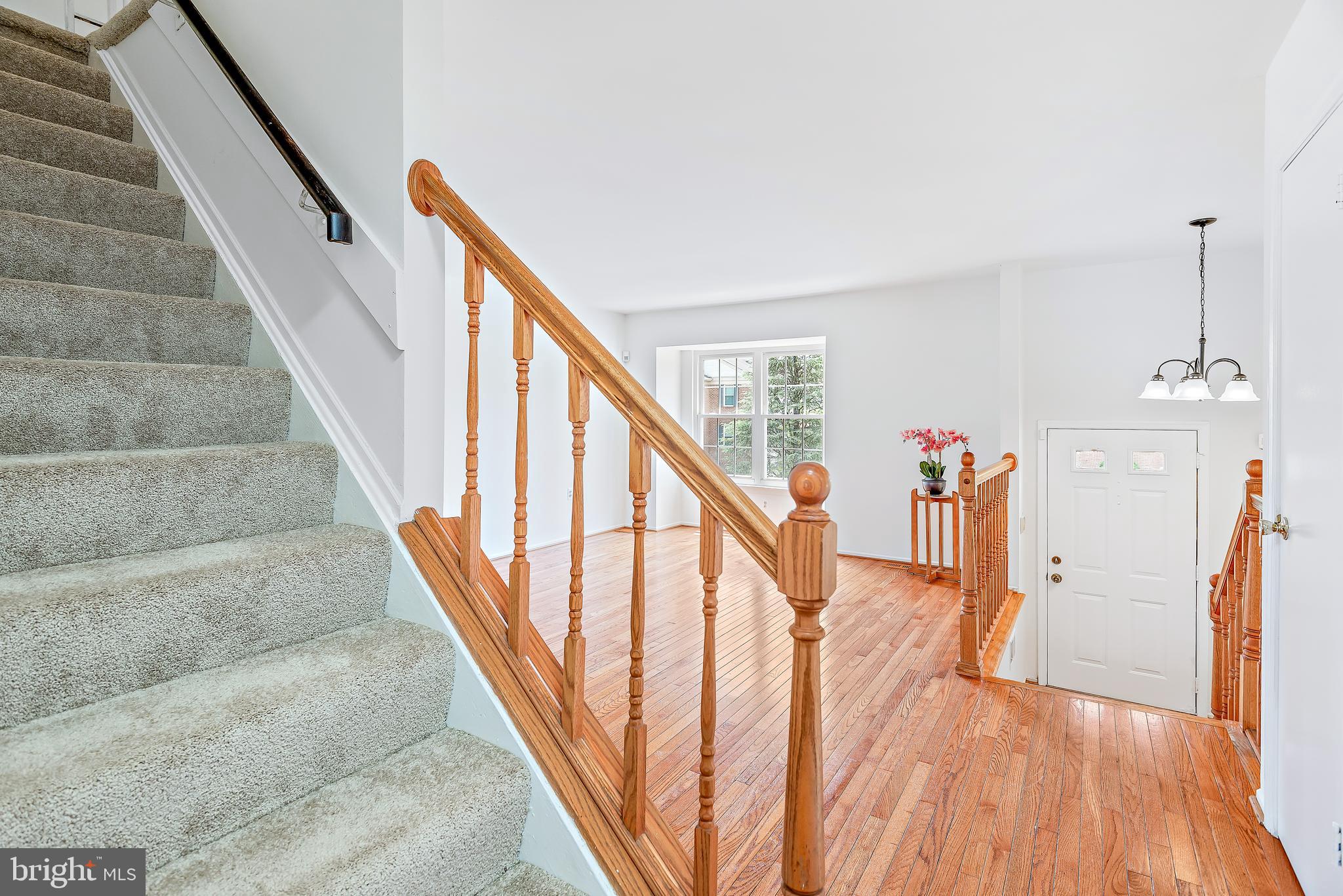 8 Narrowleaf Court Gaithersburg, MD 20878 - Photo 23 of 66 Stairs to Upper Level