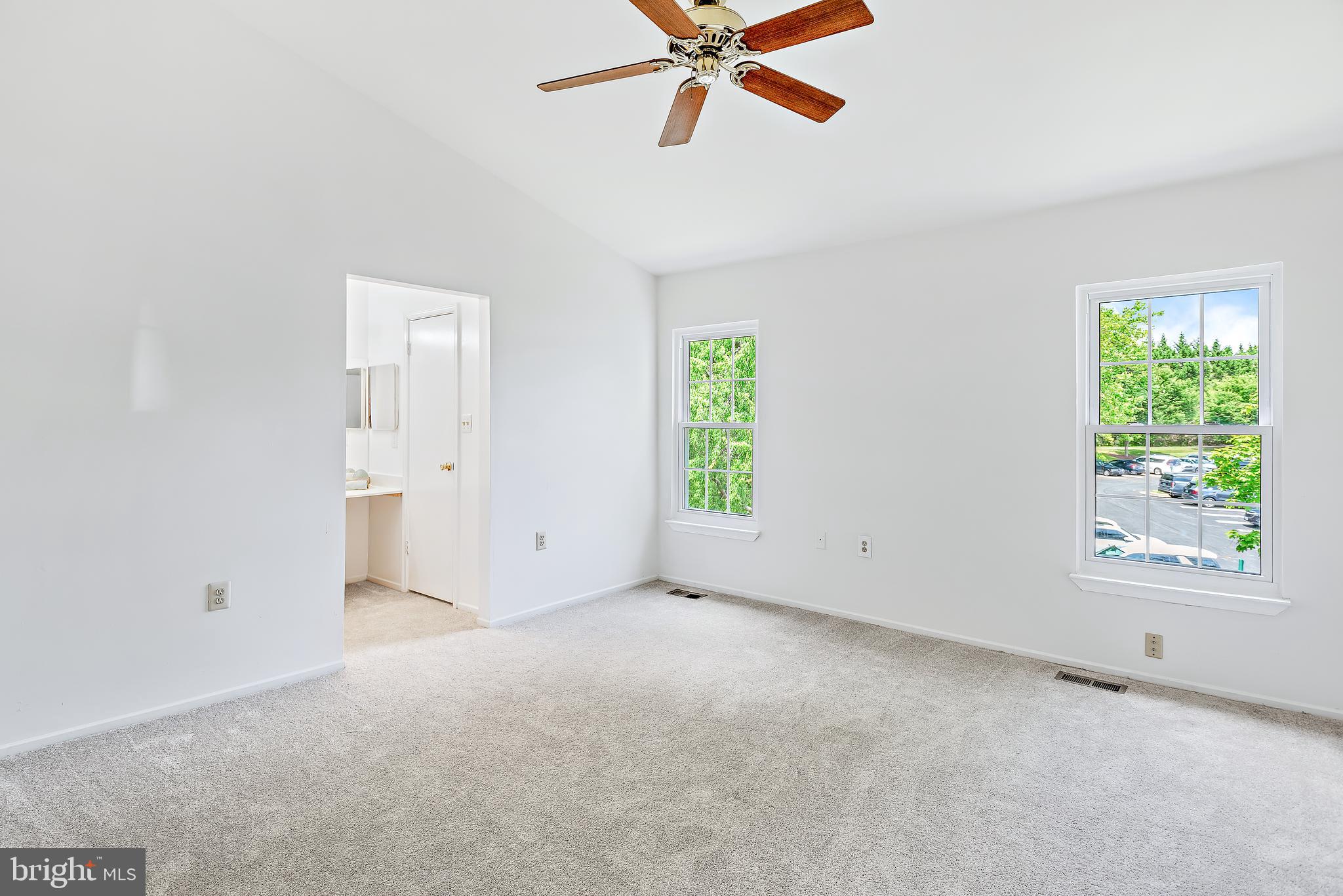 8 Narrowleaf Court Gaithersburg, MD 20878 - Photo 25 of 66 Master Suite with Vaulted Ceiling