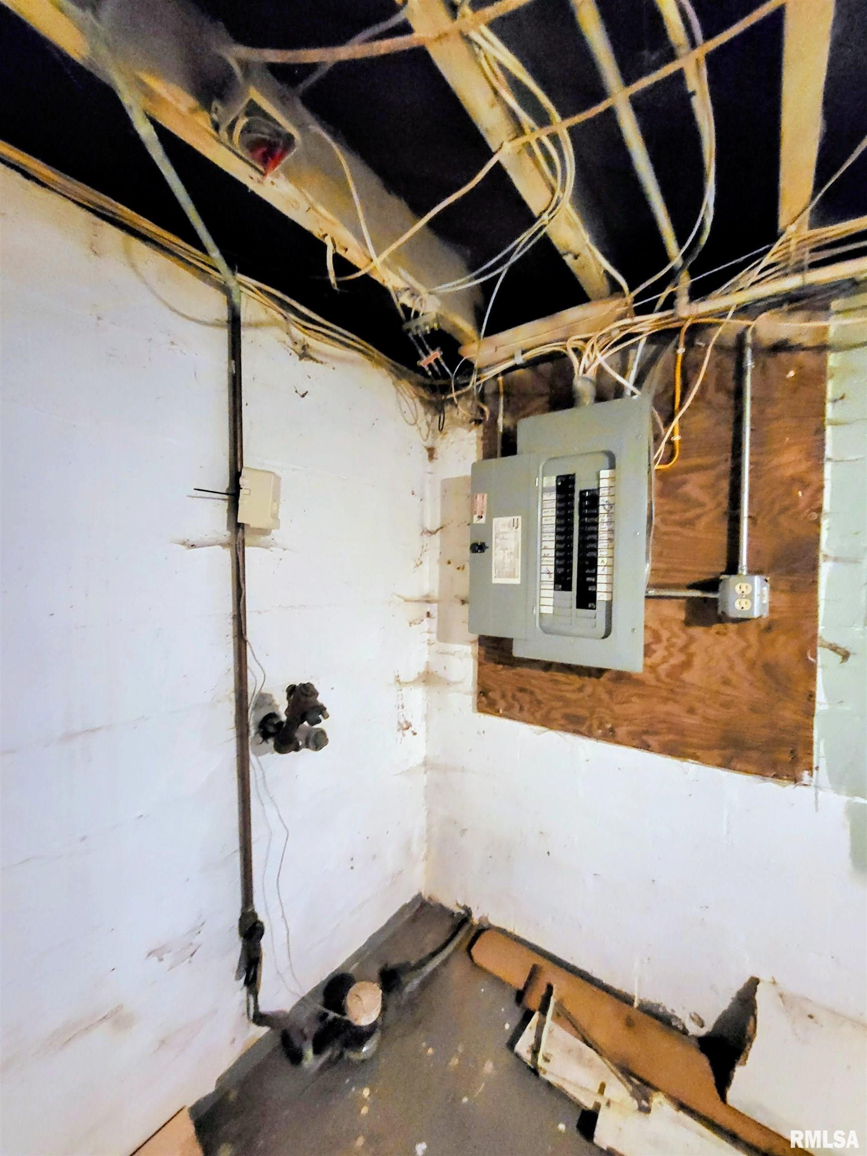 722 Monroe Street Kewanee, IL 61443 - Photo 17 of 24