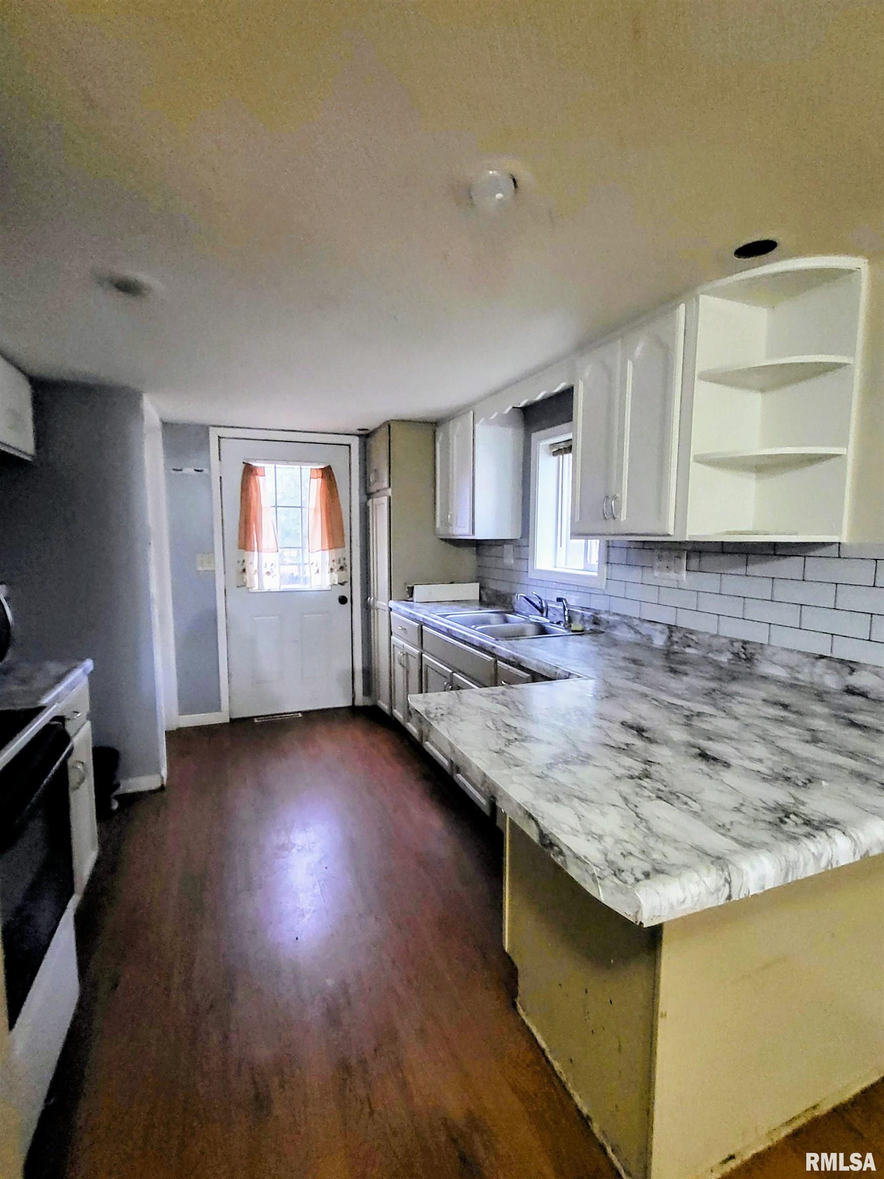 722 Monroe Street Kewanee, IL 61443 - Photo 6 of 24