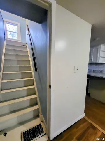 $54,900 | 722 Monroe Street, Kewanee, IL 61443