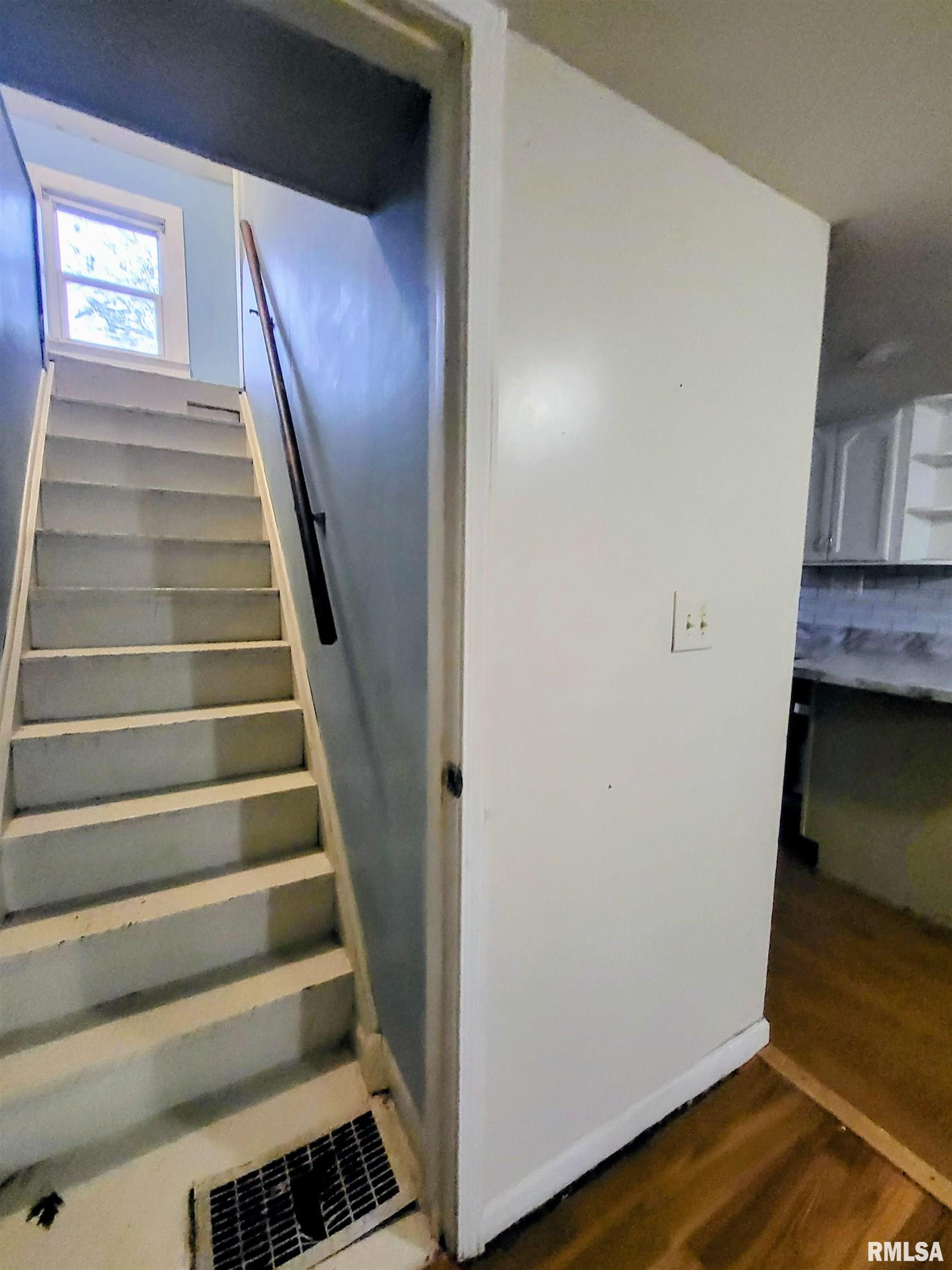 722 Monroe Street Kewanee, IL 61443 - Photo 7 of 24