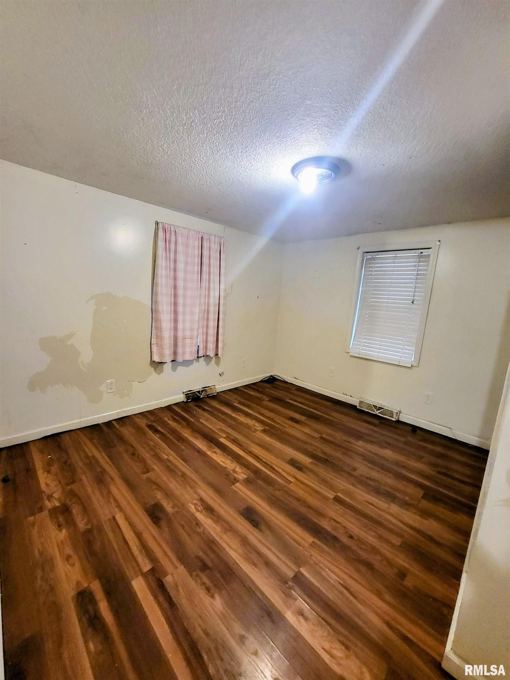 722 Monroe Street Kewanee, IL 61443 - Photo 10 of 24