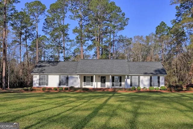 $575,000 | 3193 B Old Groveland Road, Pembroke, GA 31321