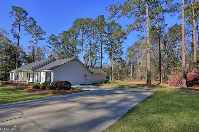 $575,000 | 3193 B Old Groveland Road, Pembroke, GA 31321