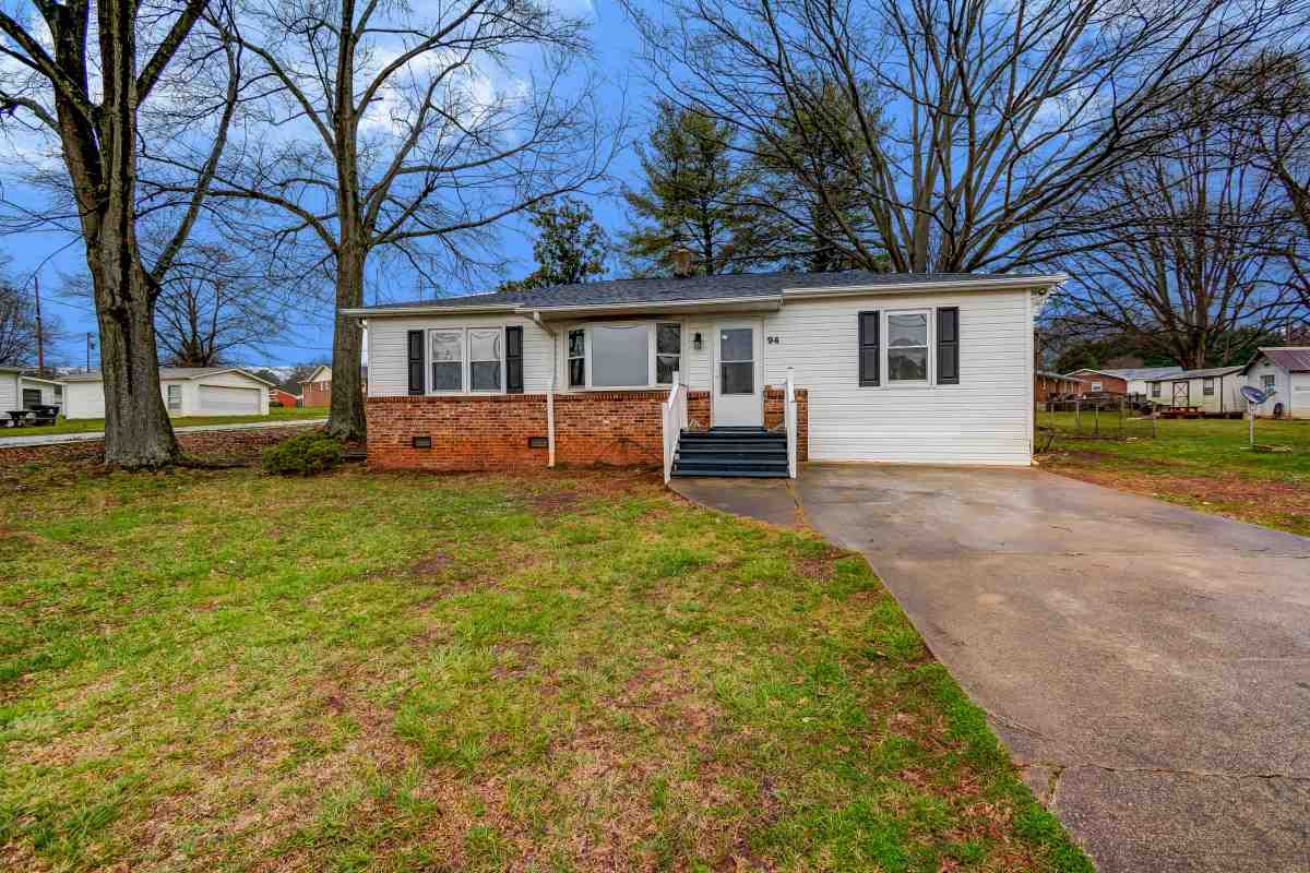 94 North Main Street Inman, SC 29349 - Photo 1 of 20