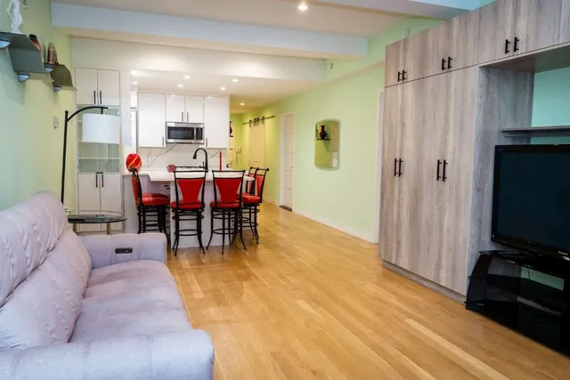 $1,225,000 | 90 William Street, Unit 8C | Financial District