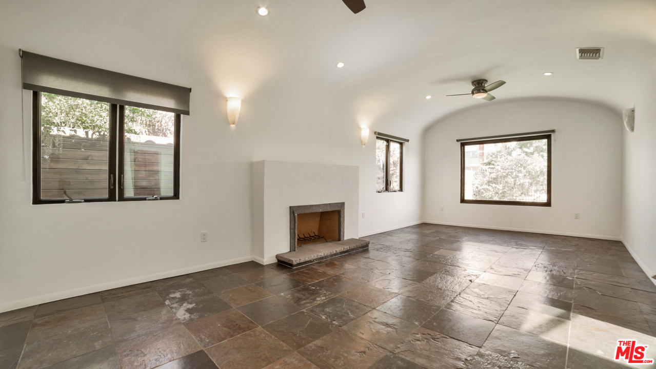1953 Preuss Road Los Angeles, CA 90034 - Photo 8 of 15 Gallery Image 8