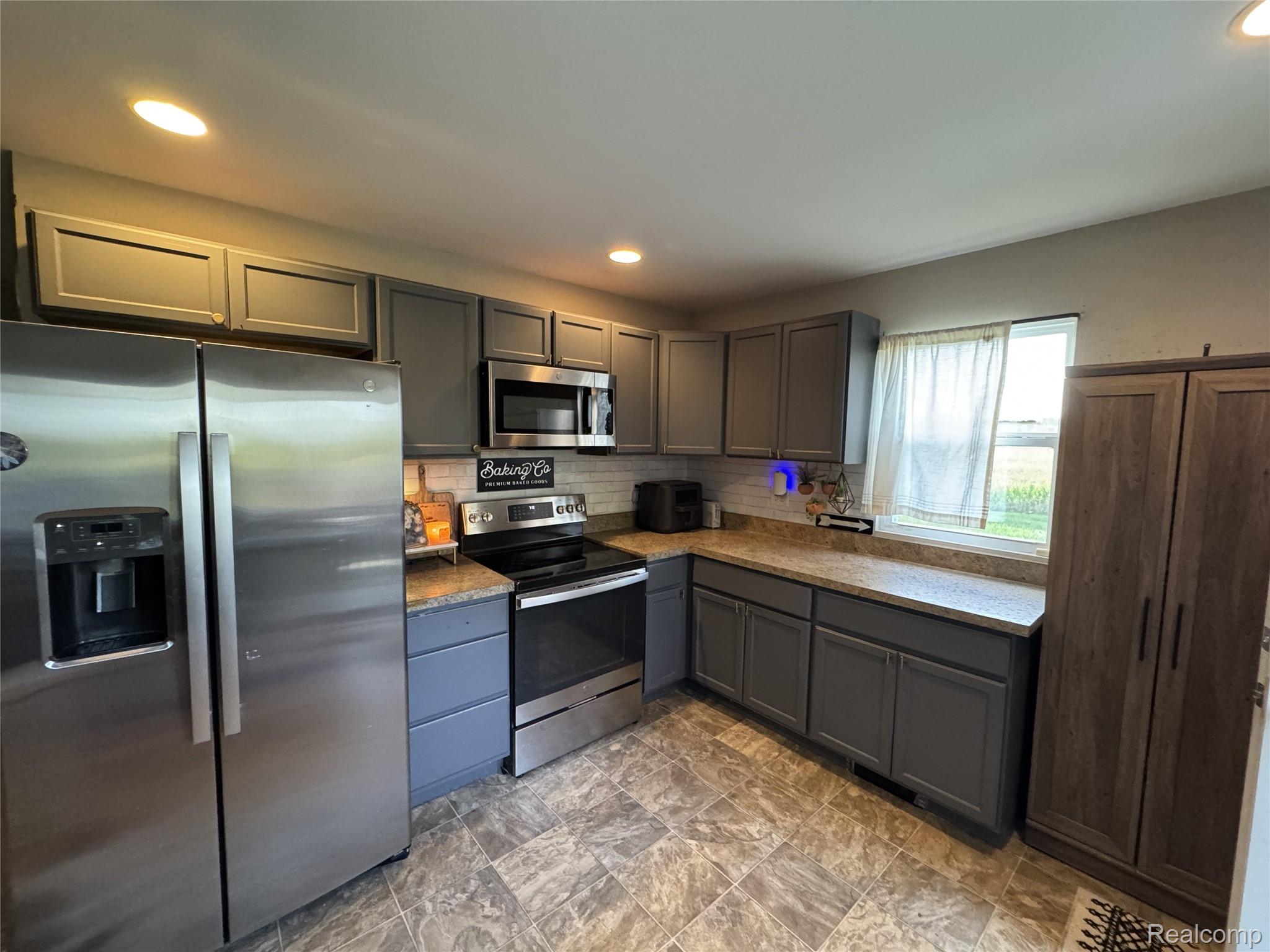 8330 Baldwin Road Gaines, MI 48436 - Photo 5 of 21 5.JPG