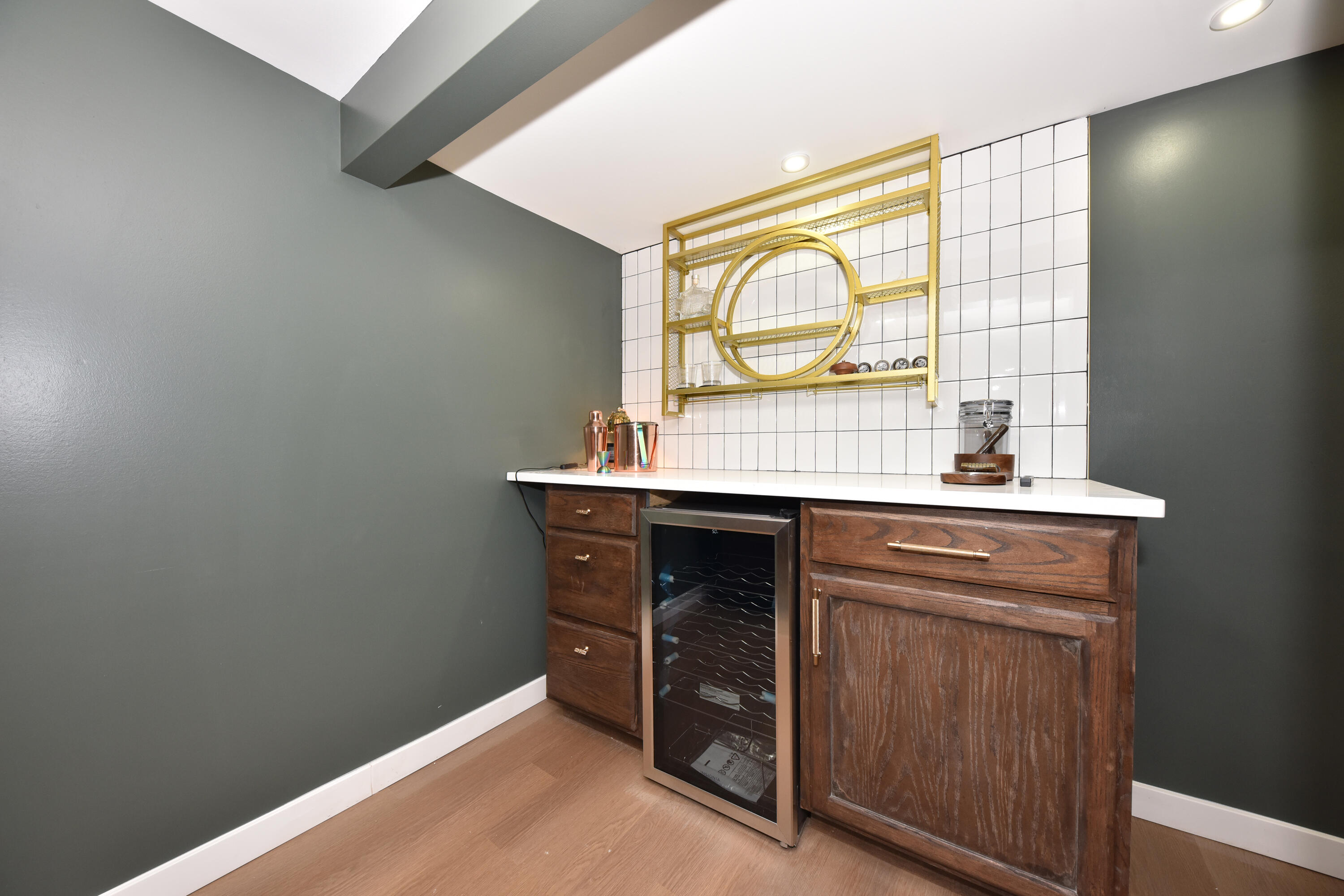 926 North 60th Street Milwaukee, WI 53213 - Photo 12 of 44 Bar area