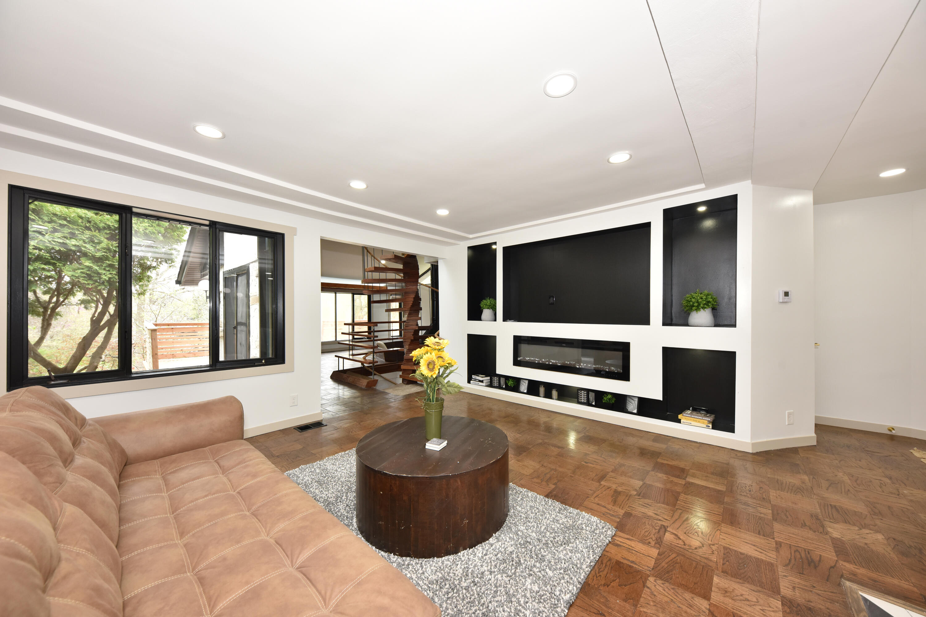 926 North 60th Street Milwaukee, WI 53213 - Photo 13 of 44 Hardwood Floors