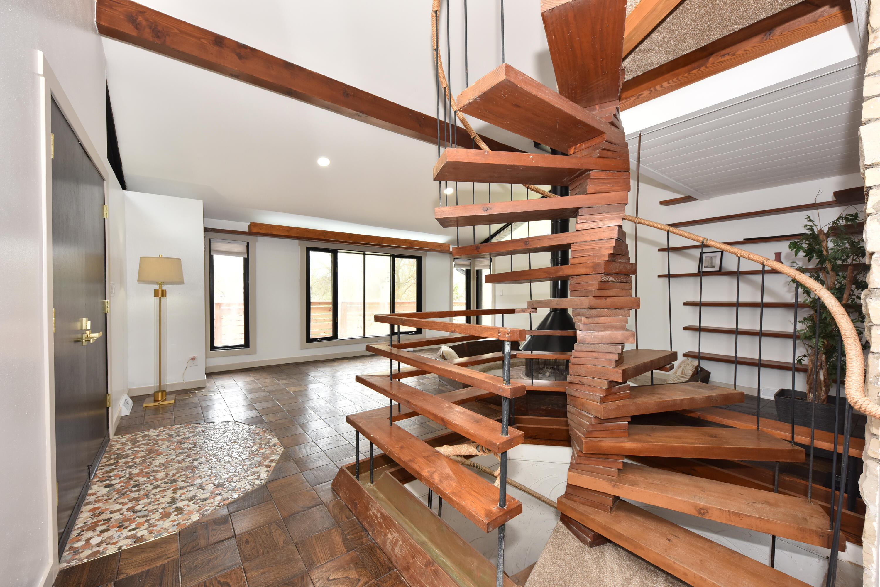 926 North 60th Street Milwaukee, WI 53213 - Photo 23 of 44 Spiral Staircase