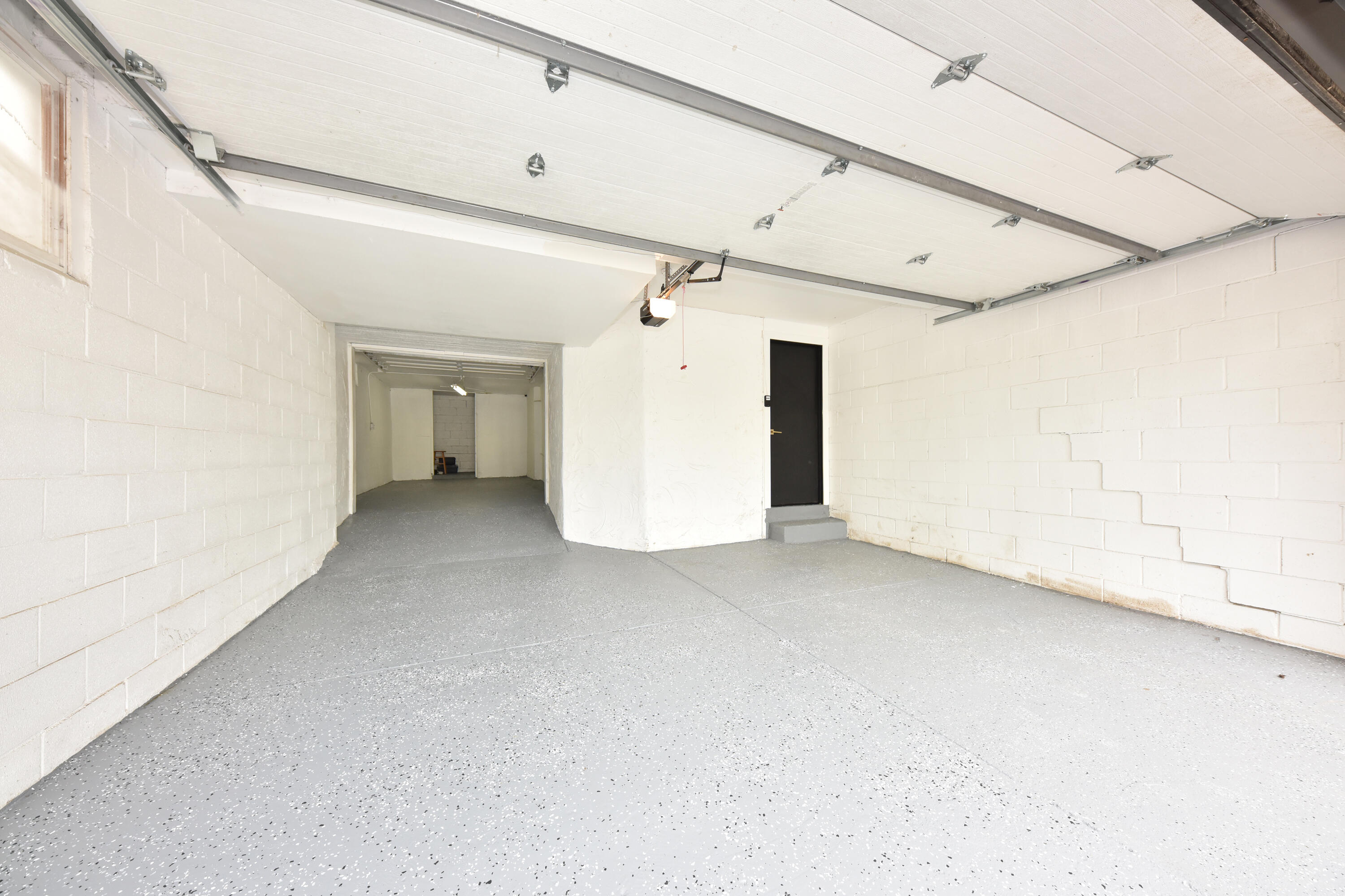 926 North 60th Street Milwaukee, WI 53213 - Photo 36 of 44 Showroom floor